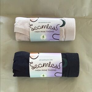 Huha Seamless High Rise Thong w Zinc Oxide  - Black and Cream